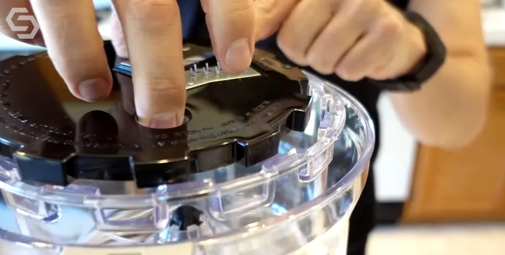 food processor with spiralizer assembly